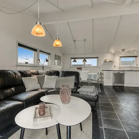 Feriehus Beautifully Renovated Wooden Homesj404