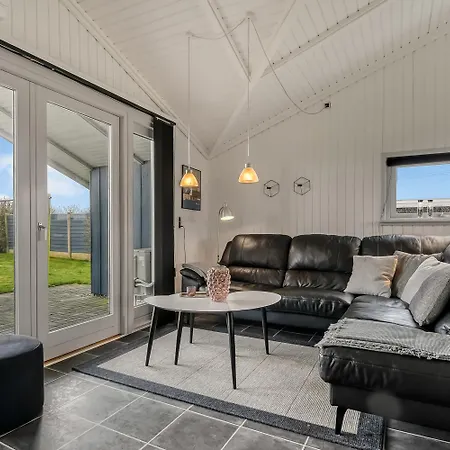 Feriehus Beautifully Renovated Wooden Homesj404 *