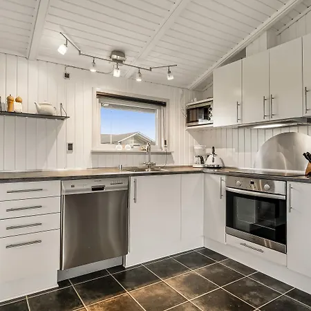 Beautifully Renovated Wooden Homesj404